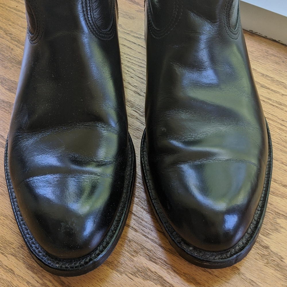 Boots  Men's Black low heel boot size 9 D - Picture 7 of 9